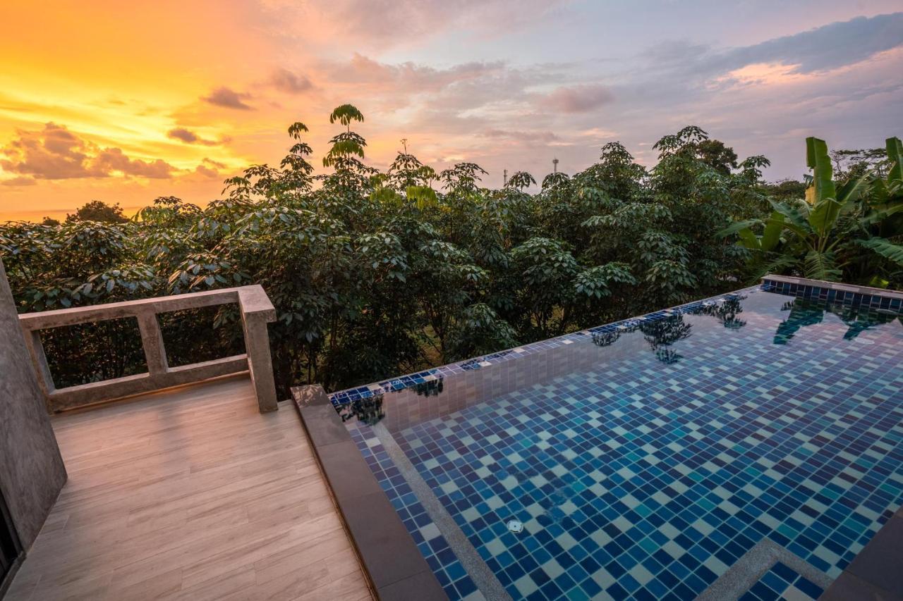 Stylish Pool Villa - 10 Mins Walk To The Beach Ko Lanta エクステリア 写真